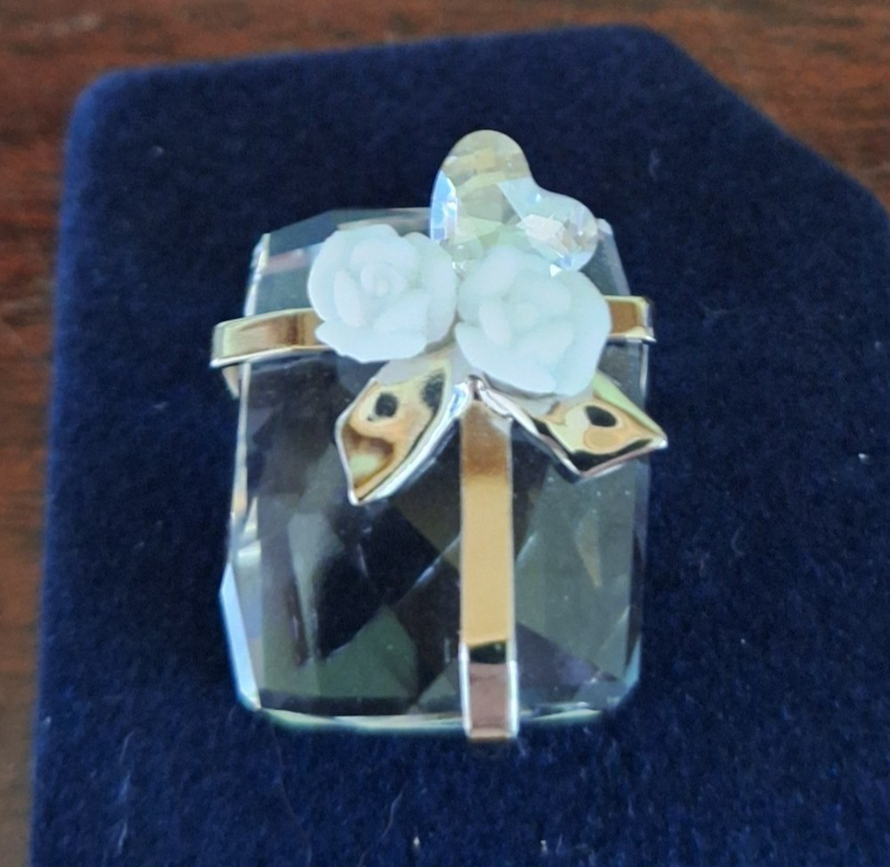 Swarovski Crystal Memories Wedding Present Gift Box Figurine Boxed 992561